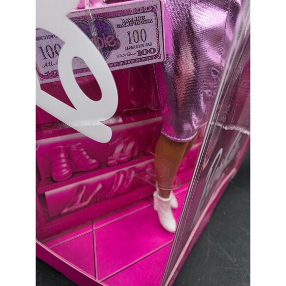 Barbie Deluxe Style Doll With Pink Metallic Dress & Accessories In Box - Picture 5 of 10